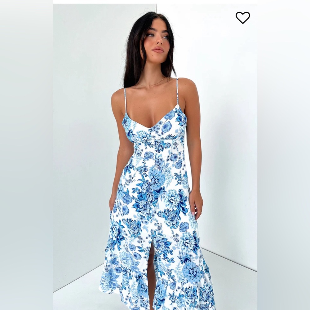 Light blue floral Maxi Dress (perfect for picnic dresses) !